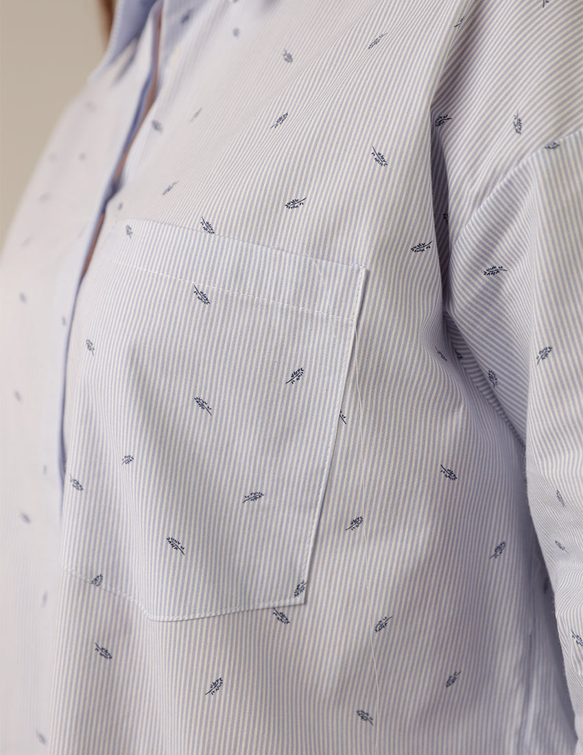 قميص قطني مخطط بطبعة أوراق الشجر