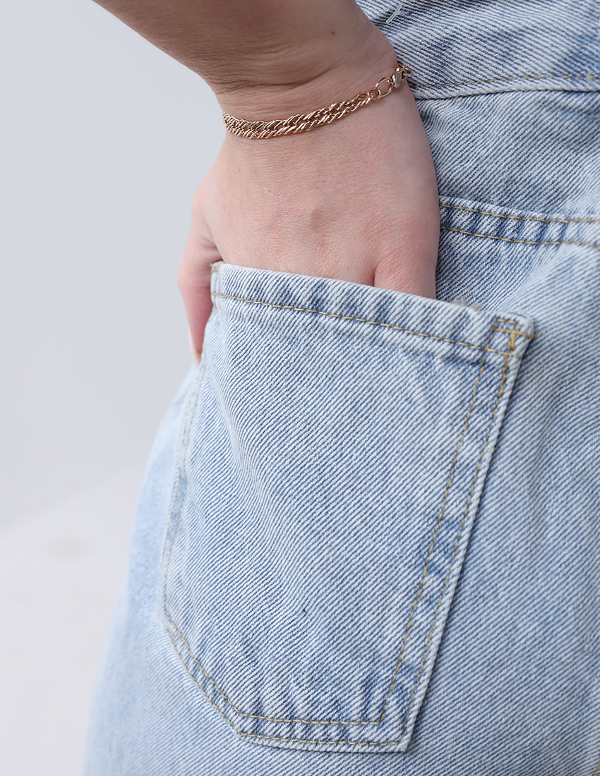 Blue light icy high-waisted straight cut jeans