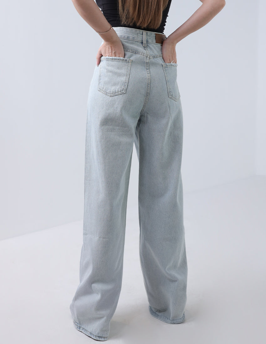 بنطلون جينز مستقيم اللون أزرق فاتح جليدي