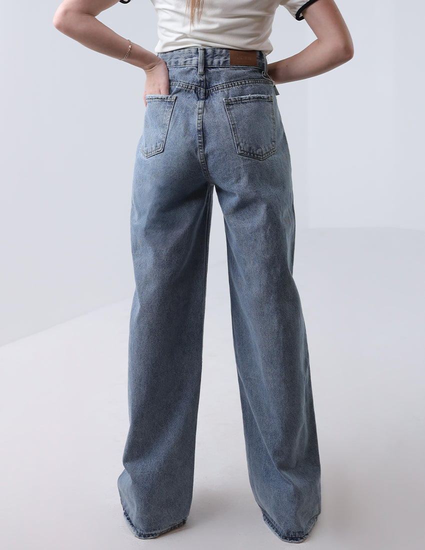 High-waisted wide-leg jeans in ice blue