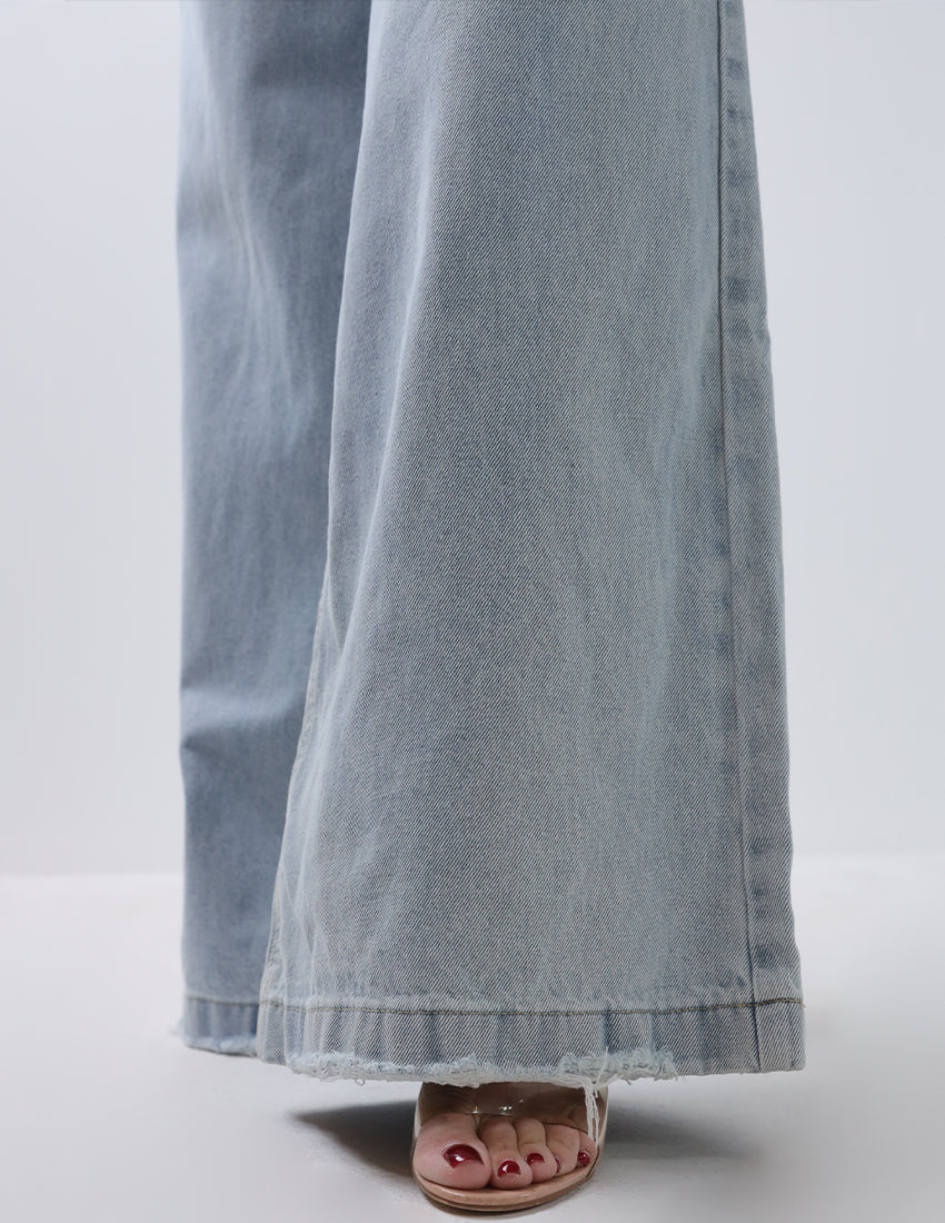 High-waisted wide-leg jeans icy blue flared at the bottom.