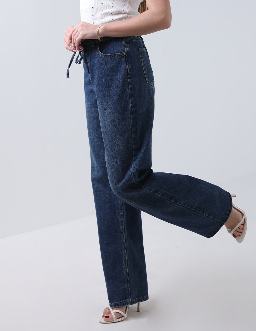 Straight-cut high-waisted jeans with tie