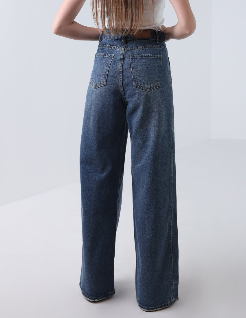 High-waisted jeans with a dark blue side stripe.