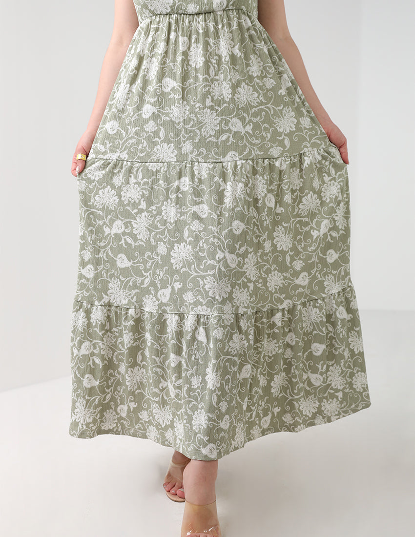 Flowy dress with a leaf print