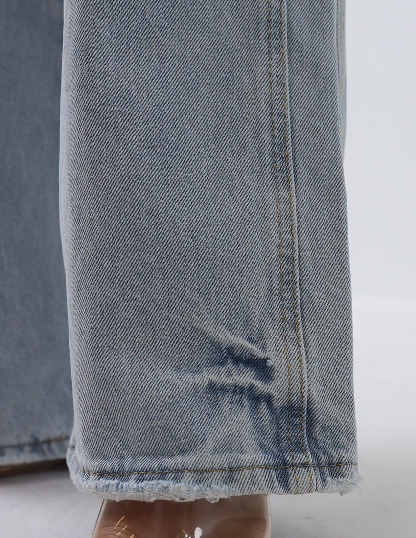 Blue light icy high-waisted straight cut jeans