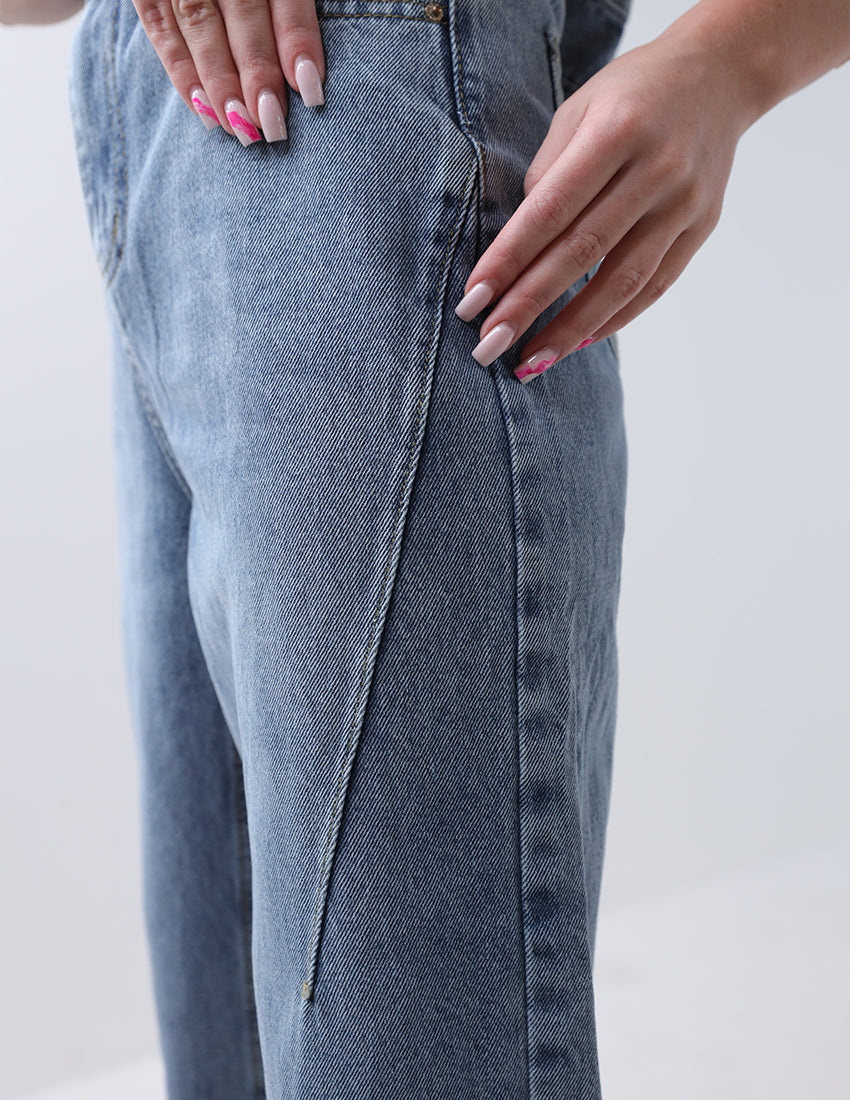High-waisted wide-leg jeans in ice blue