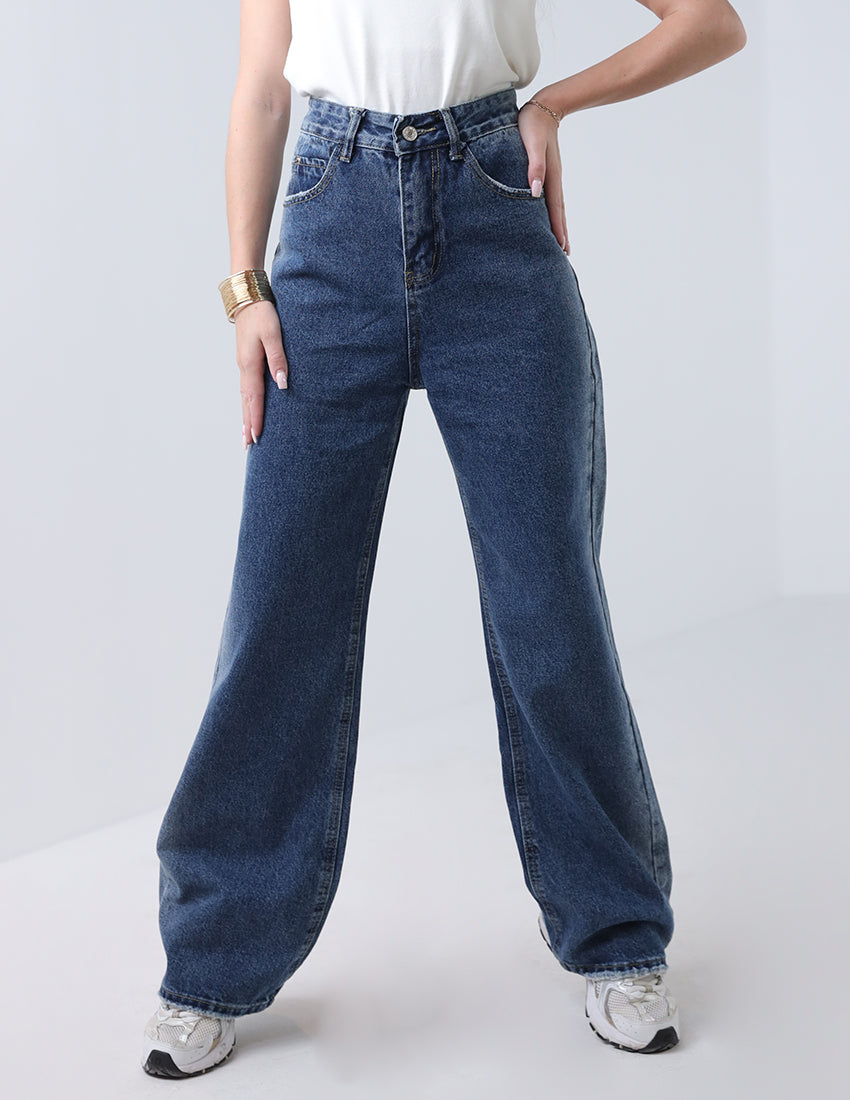Straight-cut blue jeans