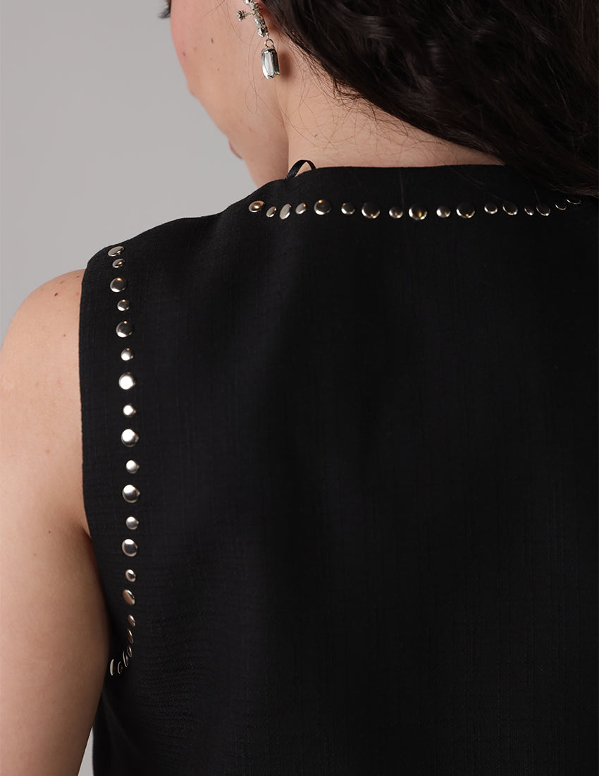 سترة مرصعة بالفولاذ