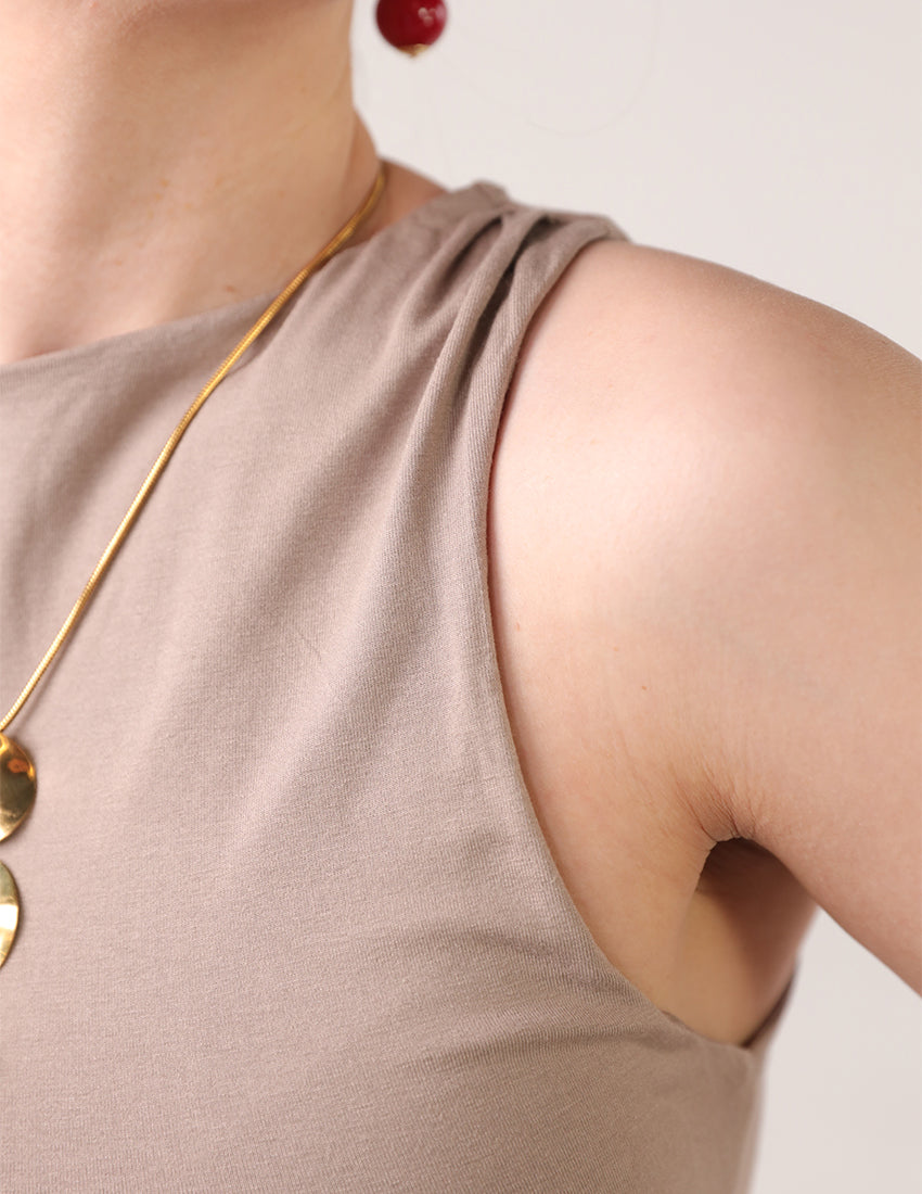 Fitted sleeveless Dress