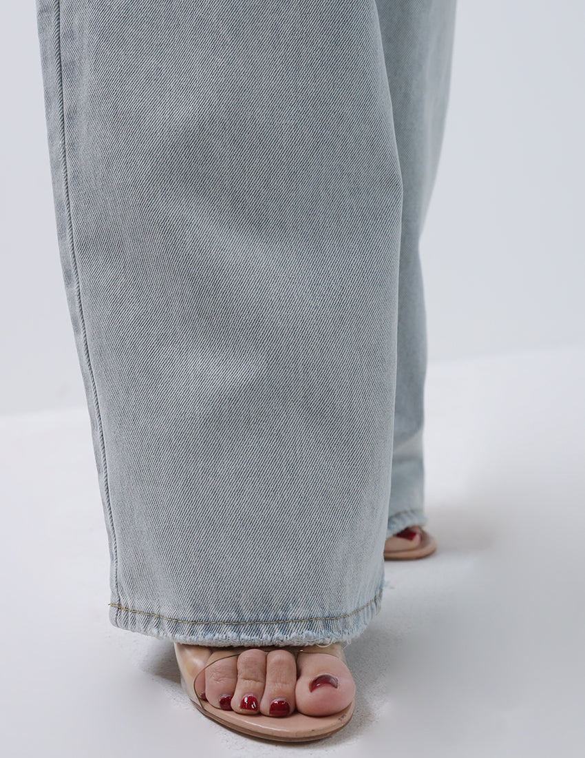 Light icy blue straight-cut plain jeans