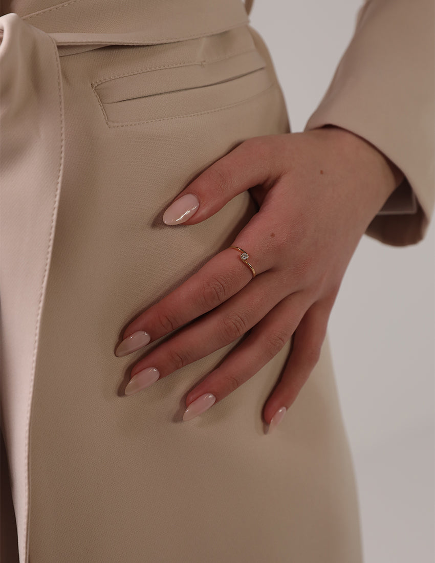 طقم بليزر بقصّة Slim-Fit من قطعتين مع حزام