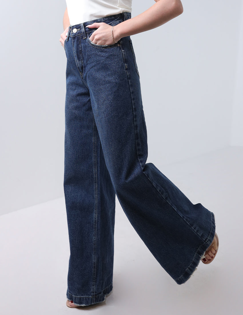 بنطال جينز أزرق داكن بساق واسعة