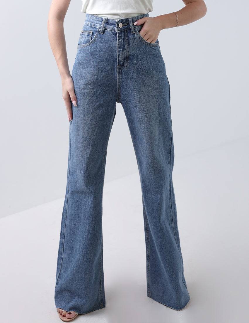 Straight cut blue jeans