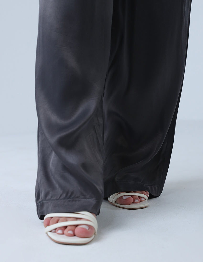 بنطلون واسع الساق