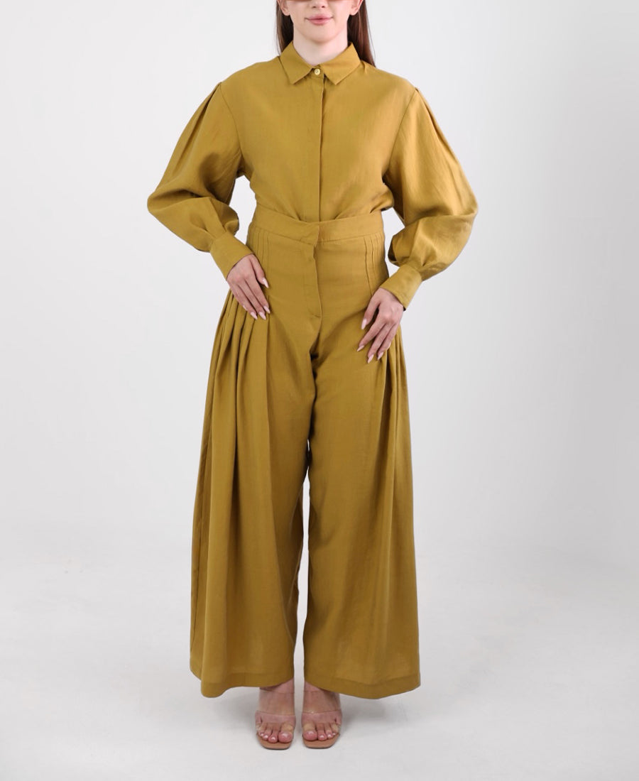 Oversize shirt set with wide leg trousers, high waisted