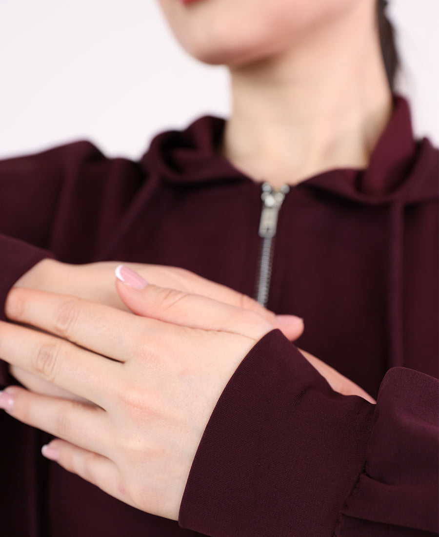 Cropped sweatshirt with zipper and hood