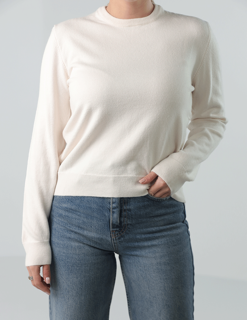 سترة تريكو بفتحة رقبة دائرية