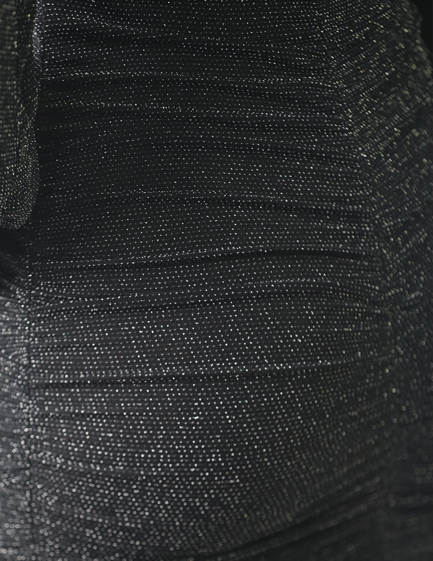 فستان قصير أسود لامع