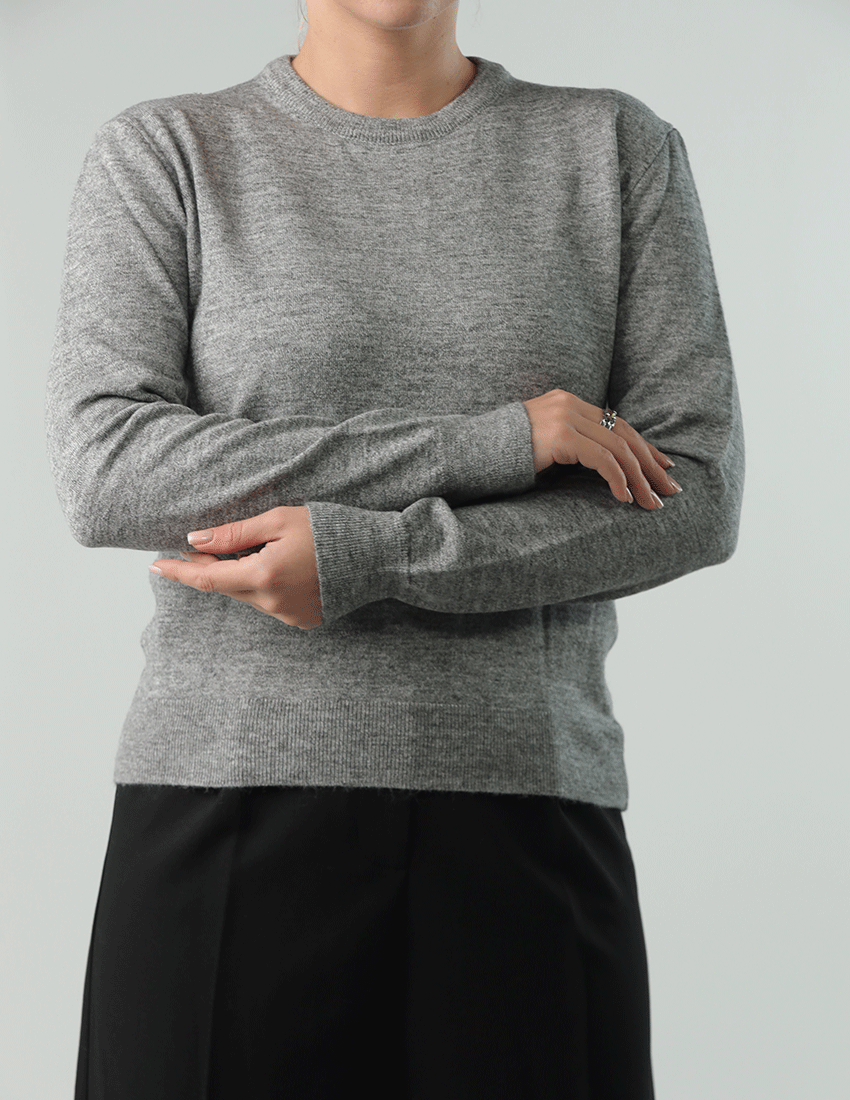 سترة تريكو بفتحة رقبة دائرية