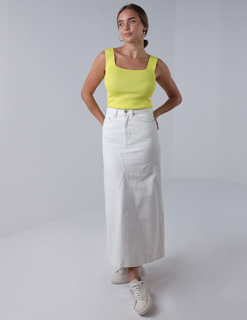 تنورة جينز طويلة