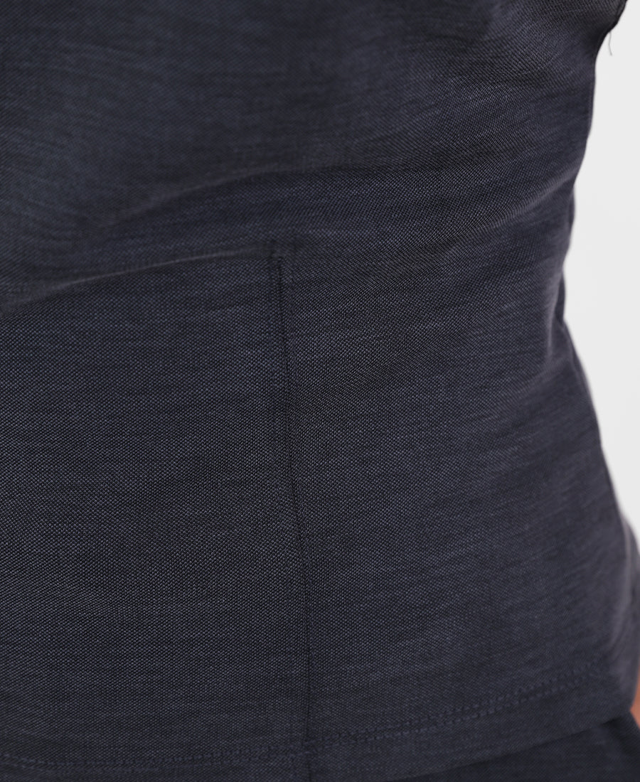 T-shirt with a stripe at the shoulders and waist
