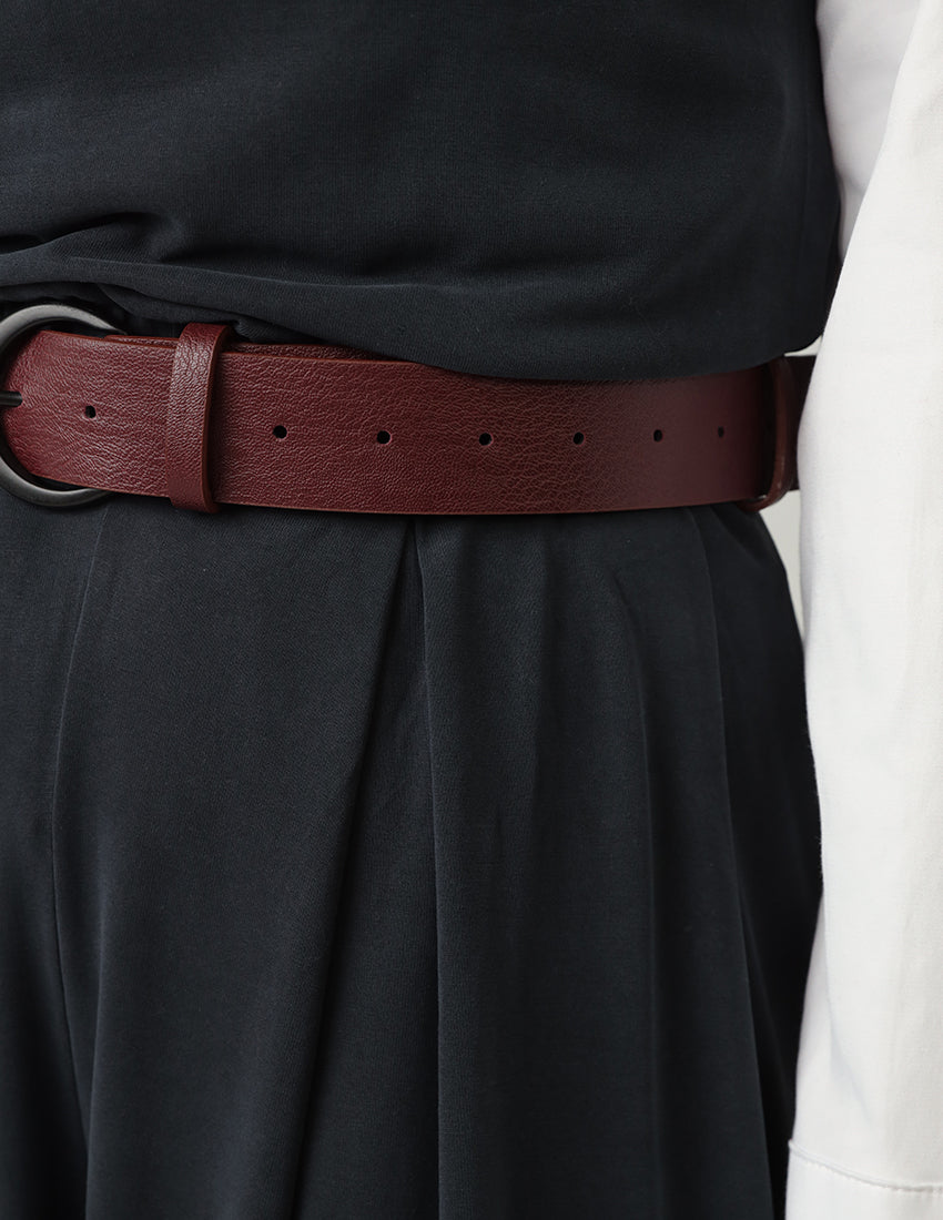 جمبسوت بدون أكمام مع خصر مطاطي وساقين واسعتين