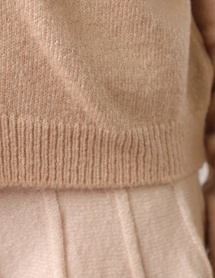 Tricot Buttoned Cardigan with Crew Neckline