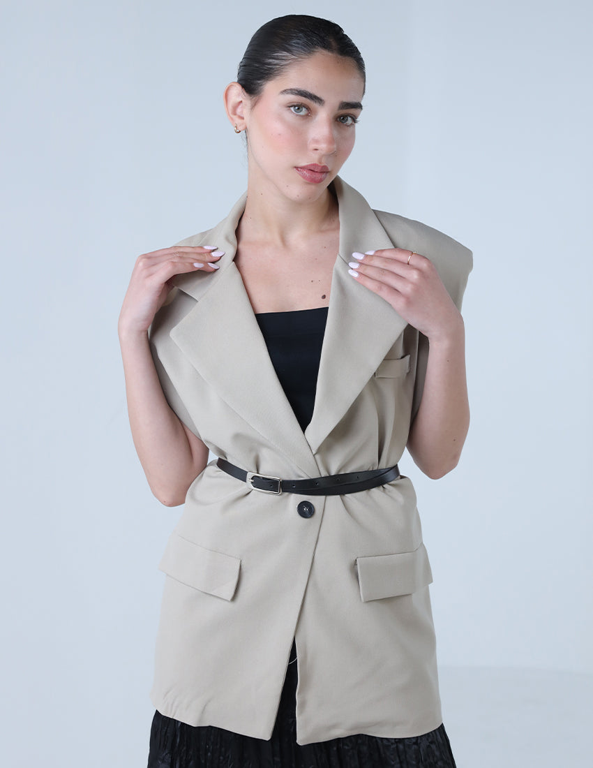 Oversized vest with black belt