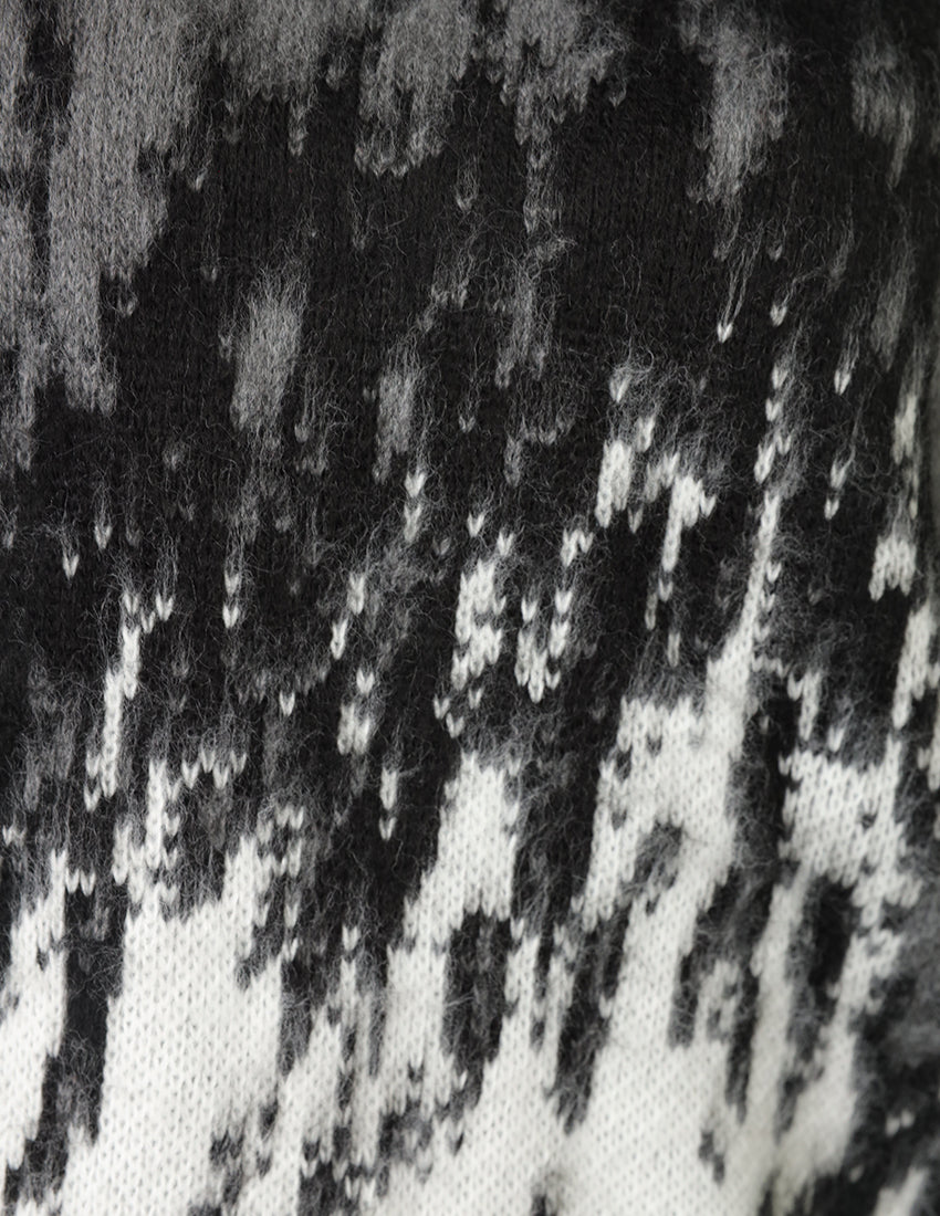 Tricot Top in Abstract Grey and White - Crew Neckline