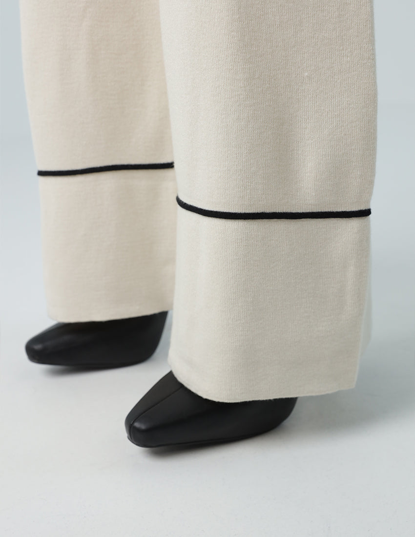 طقم تريكو من قطعتين: كارديجان بأزرار مع بنطال مستقيم