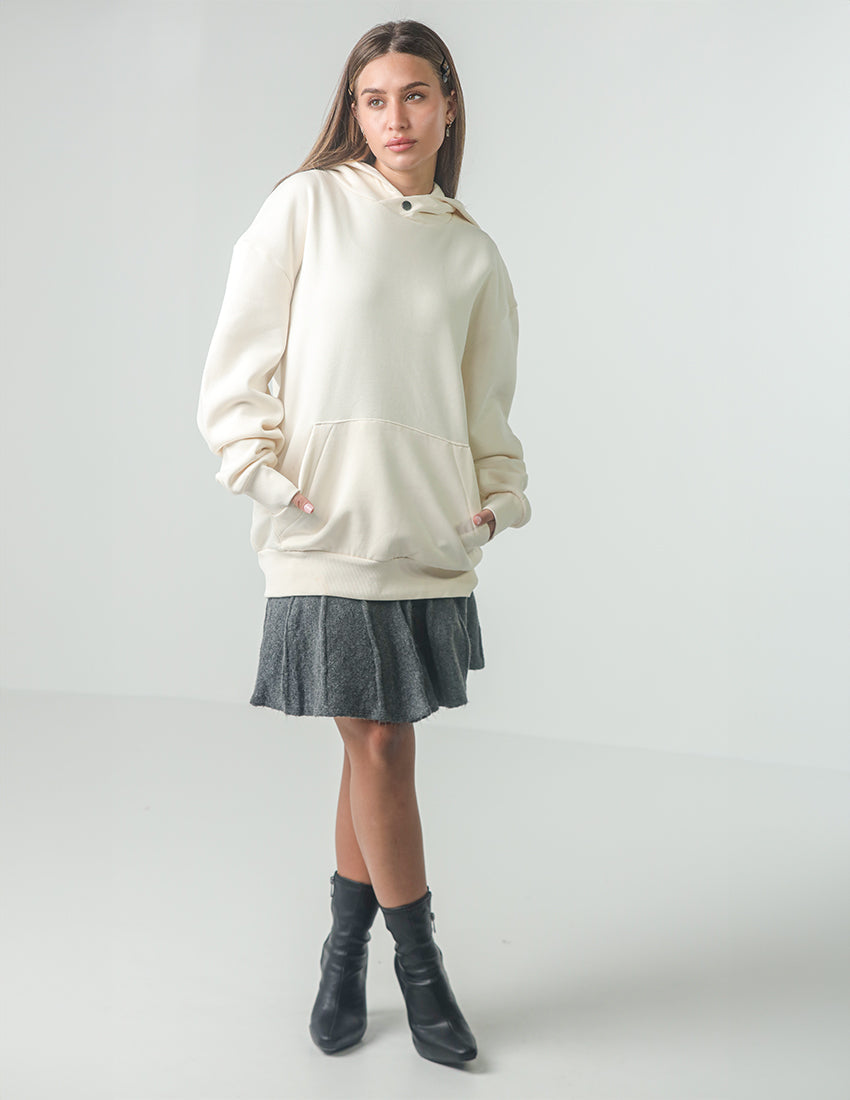 هودي مطبوع من الخلف