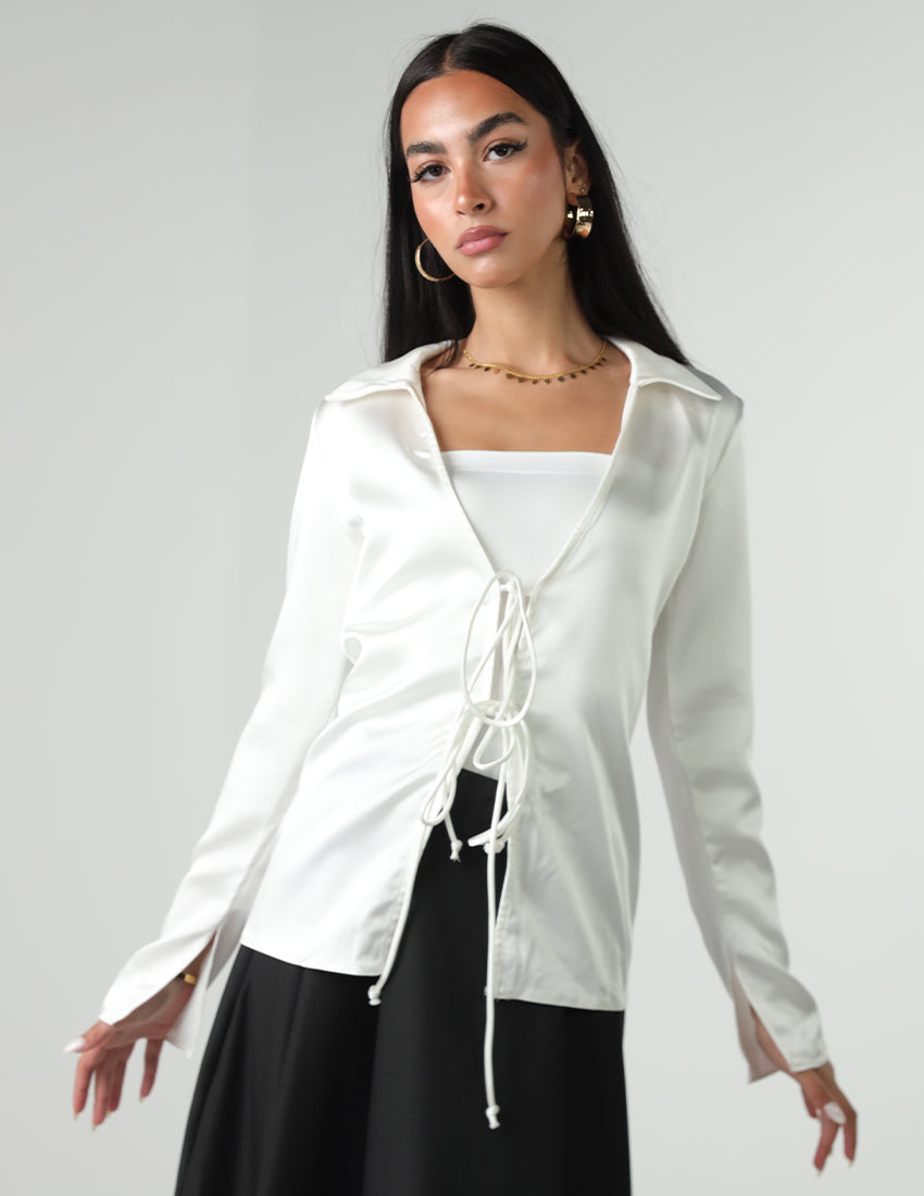 بلوزة ساتان مع حبال