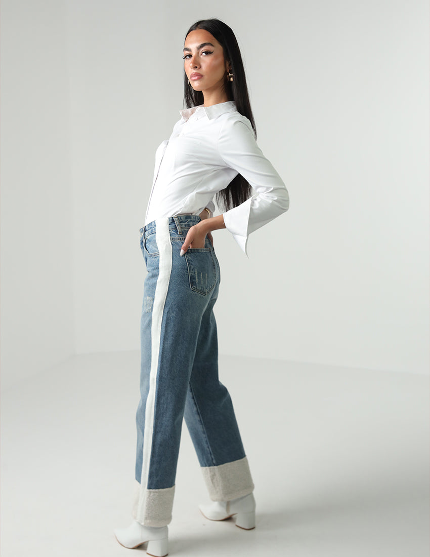High-waisted jeans with a stripe and wool underneath