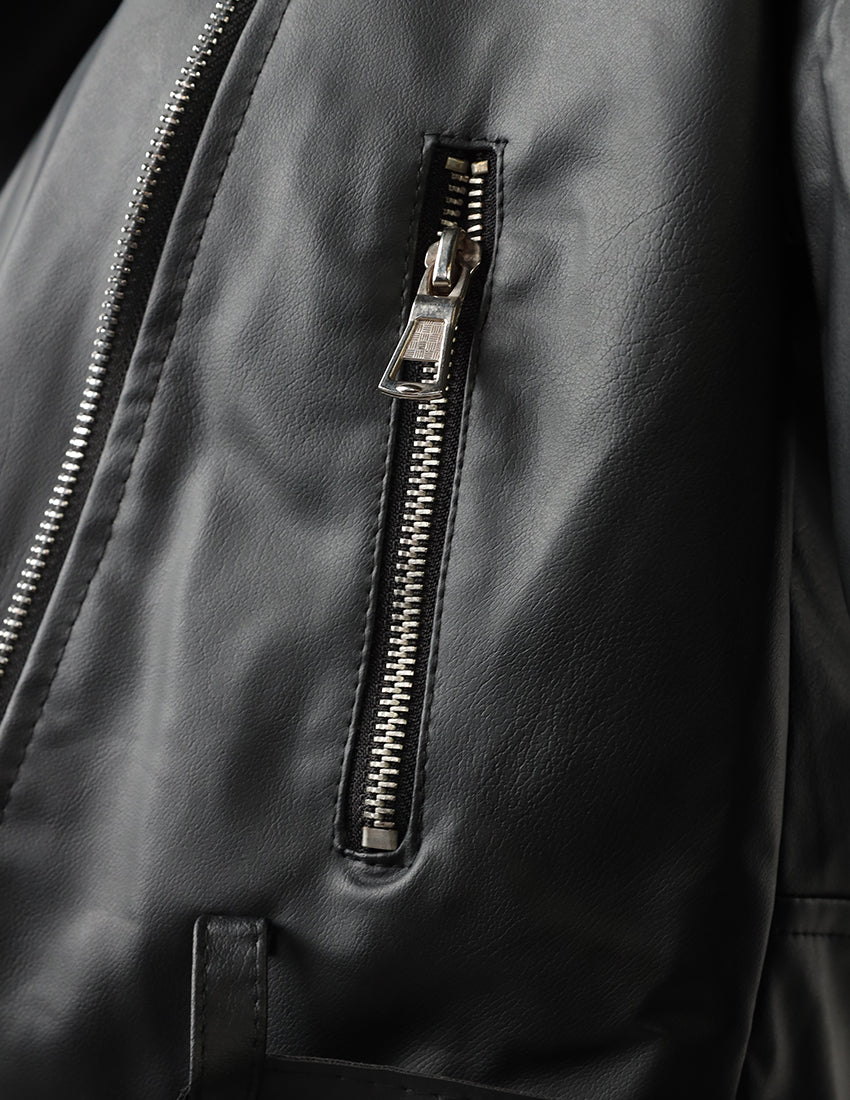 Short leather jacket with a slanted zipper