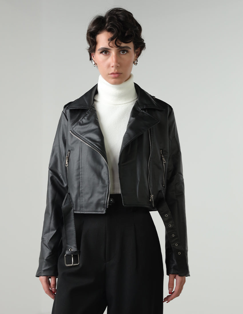 Short leather jacket with a slanted zipper