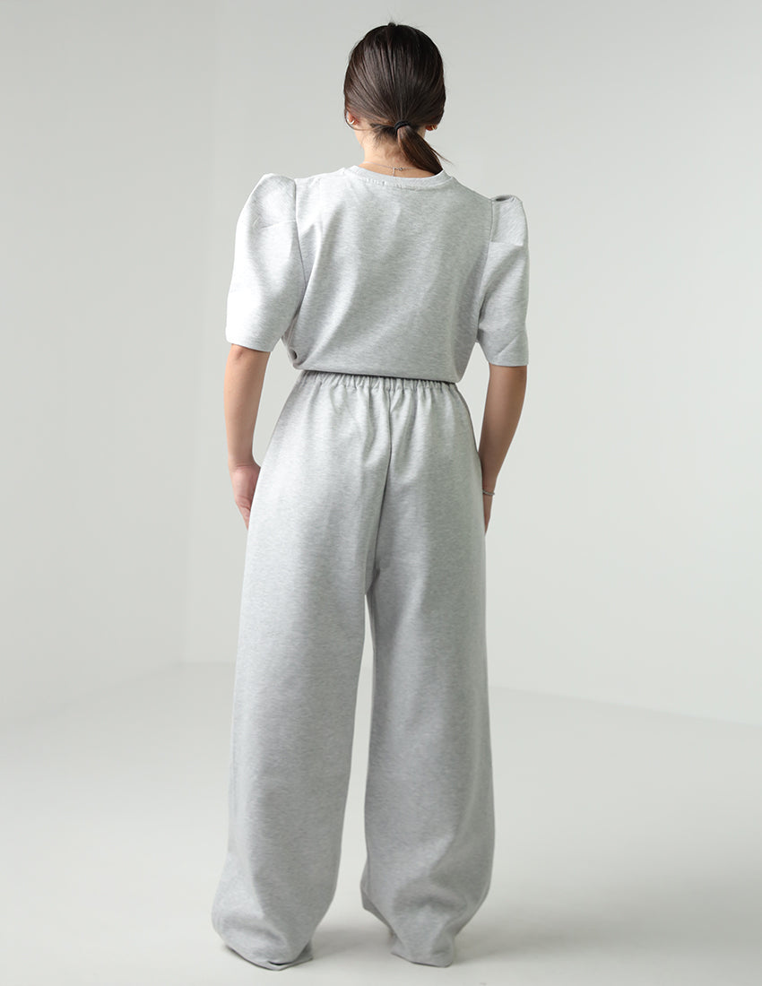 Oversized training t-shirt, sweatpants, wide leg