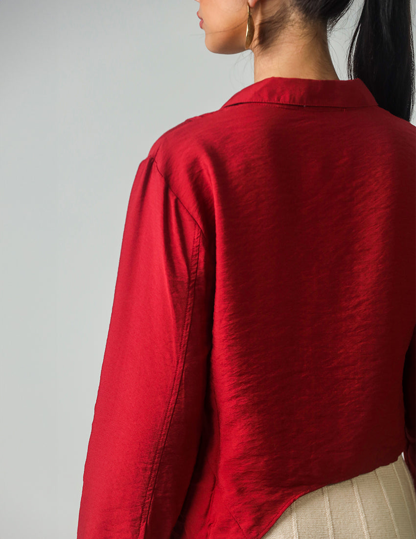 قميص ساتان قصير مع توب بدون أكمام