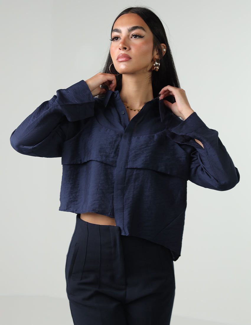 قميص ساتان قصير مع توب بدون أكمام