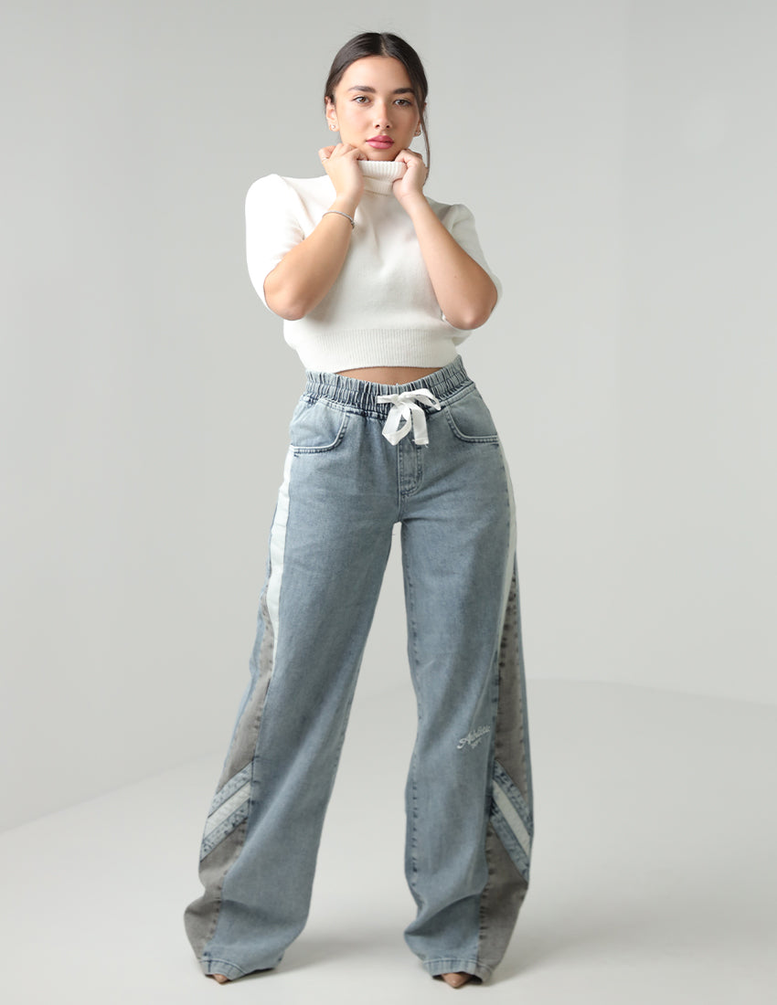 بنطال جينز واسع الساق