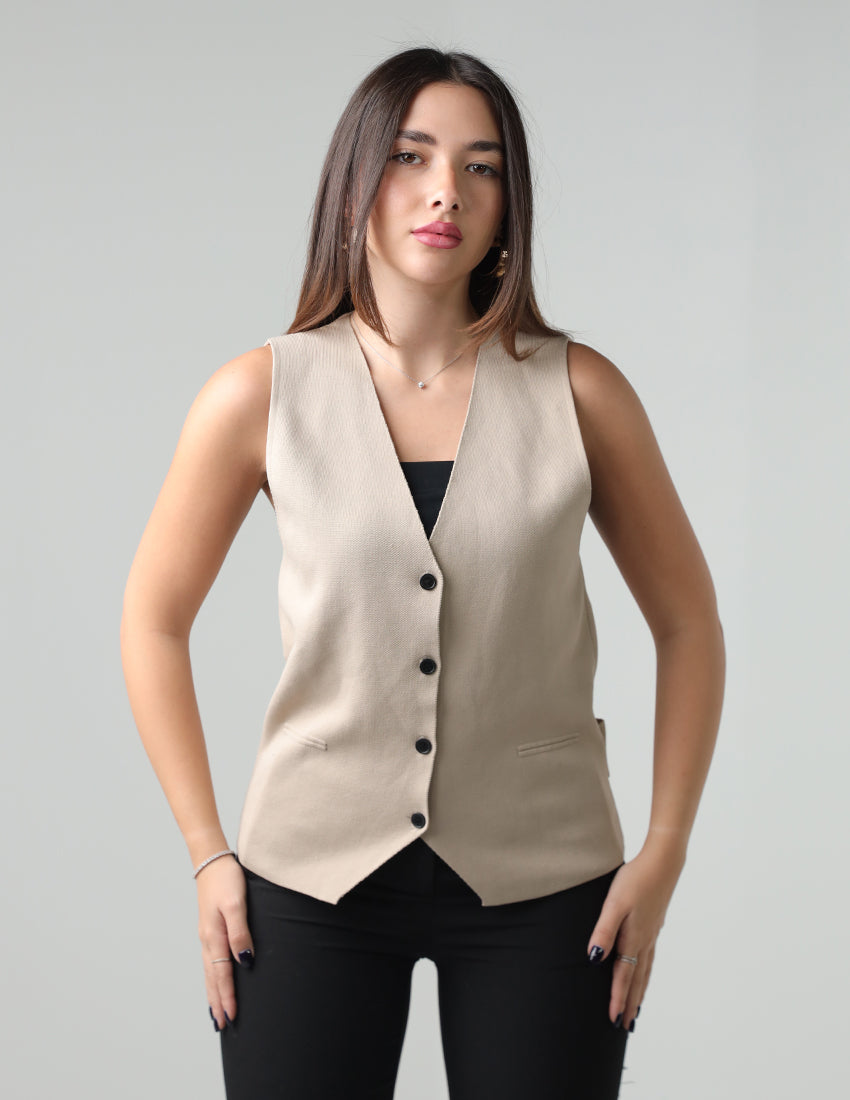 Wool vest with a belt at the back