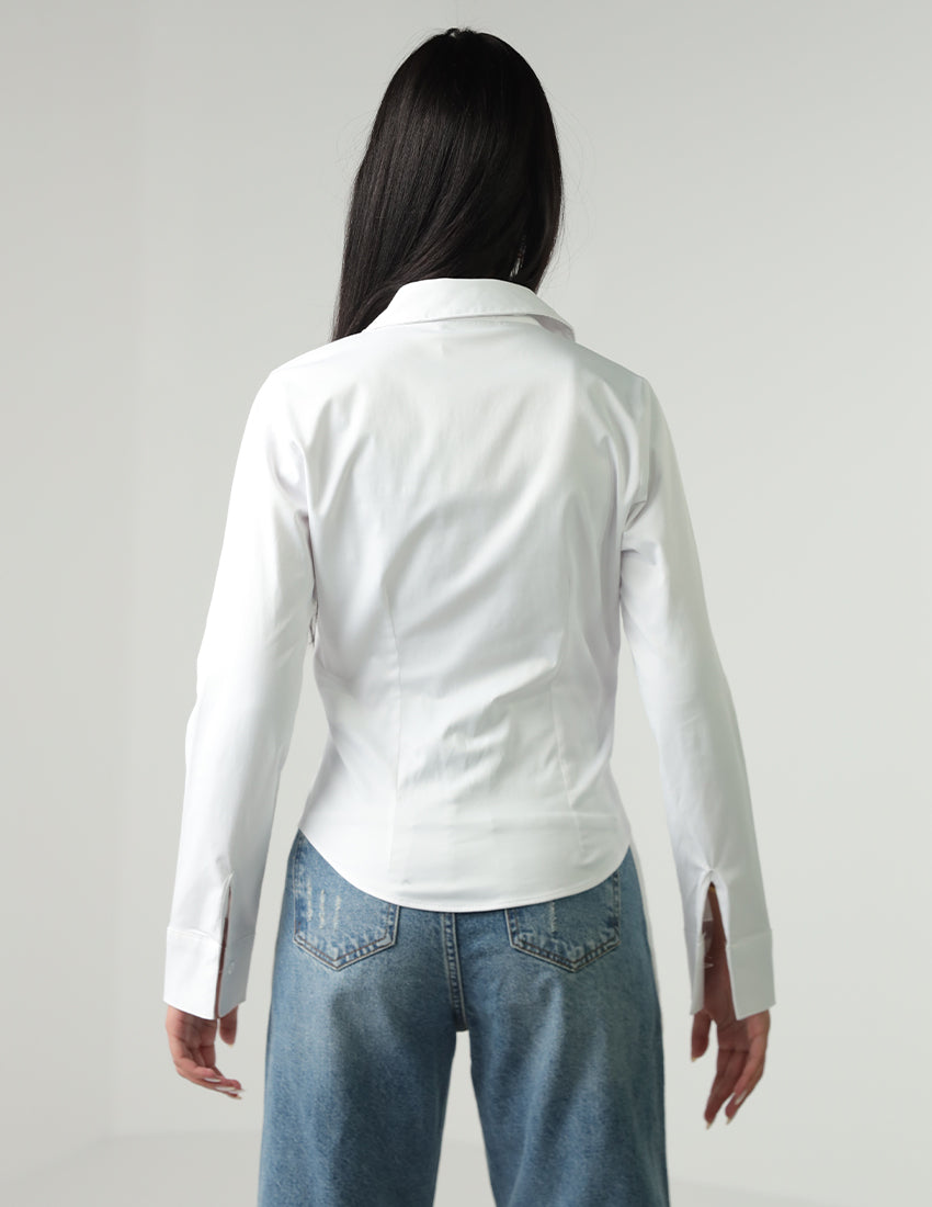 قميص أبيض كلاسيكي