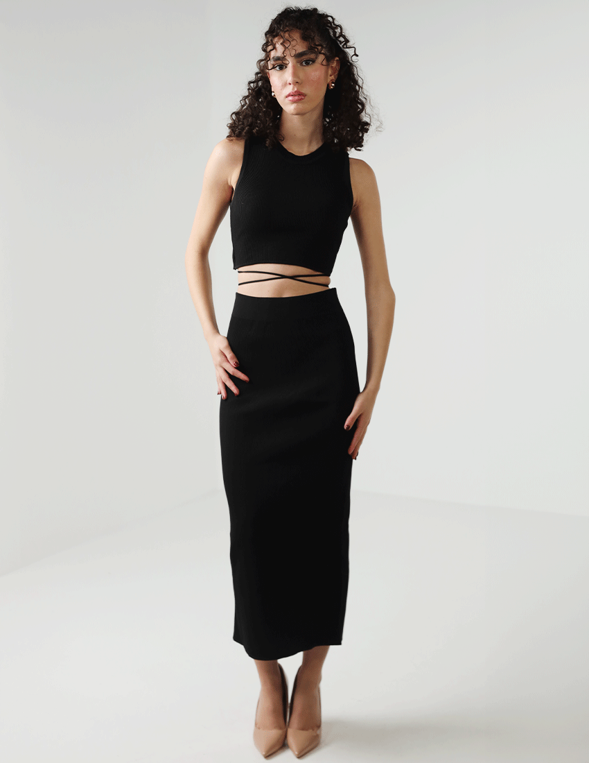 طقم تريكو من قطعتين: توب وتنورة