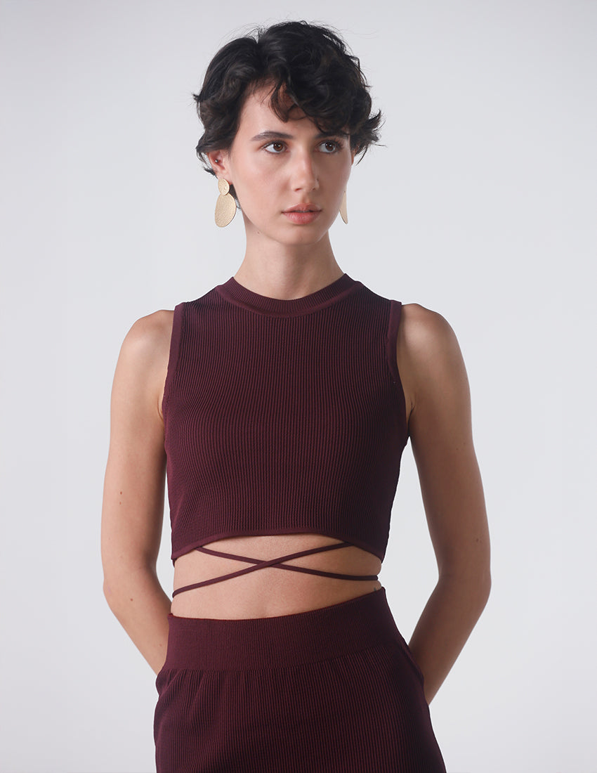 طقم تريكو من قطعتين: توب وتنورة