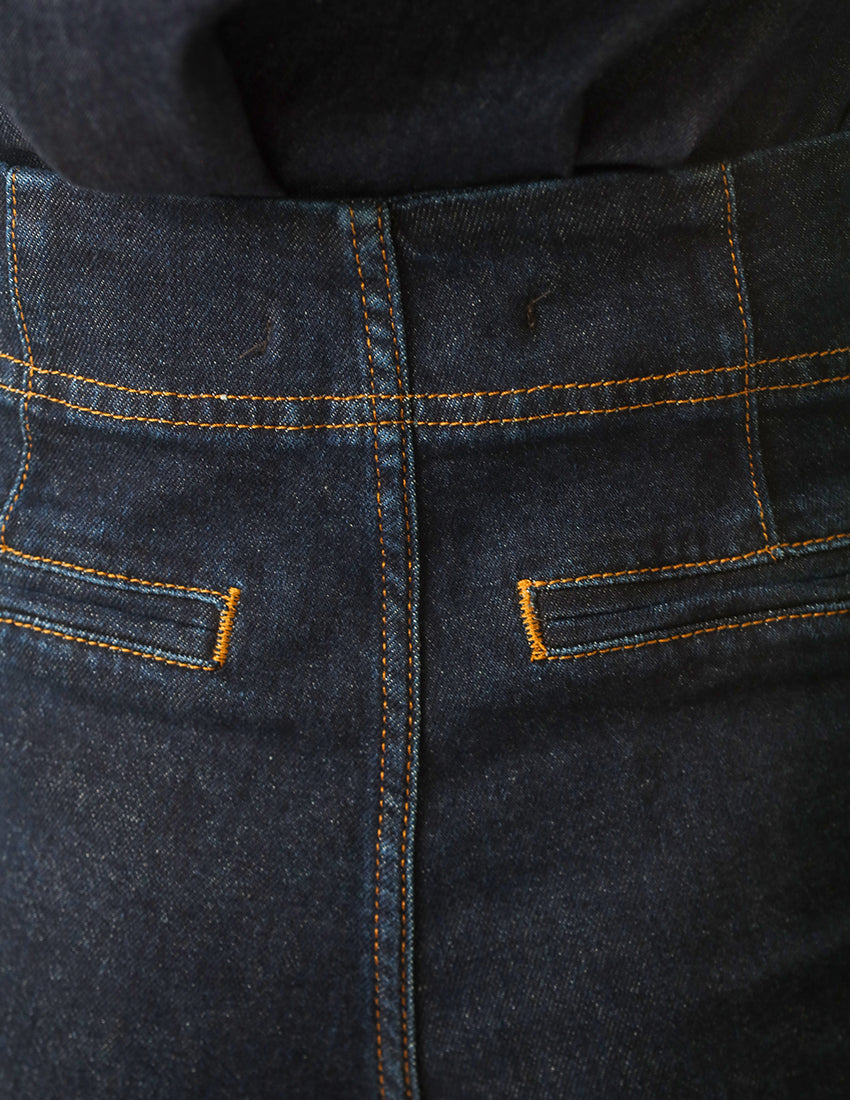 Flare-Leg Jeans with Zipper and Buttoned Pockets