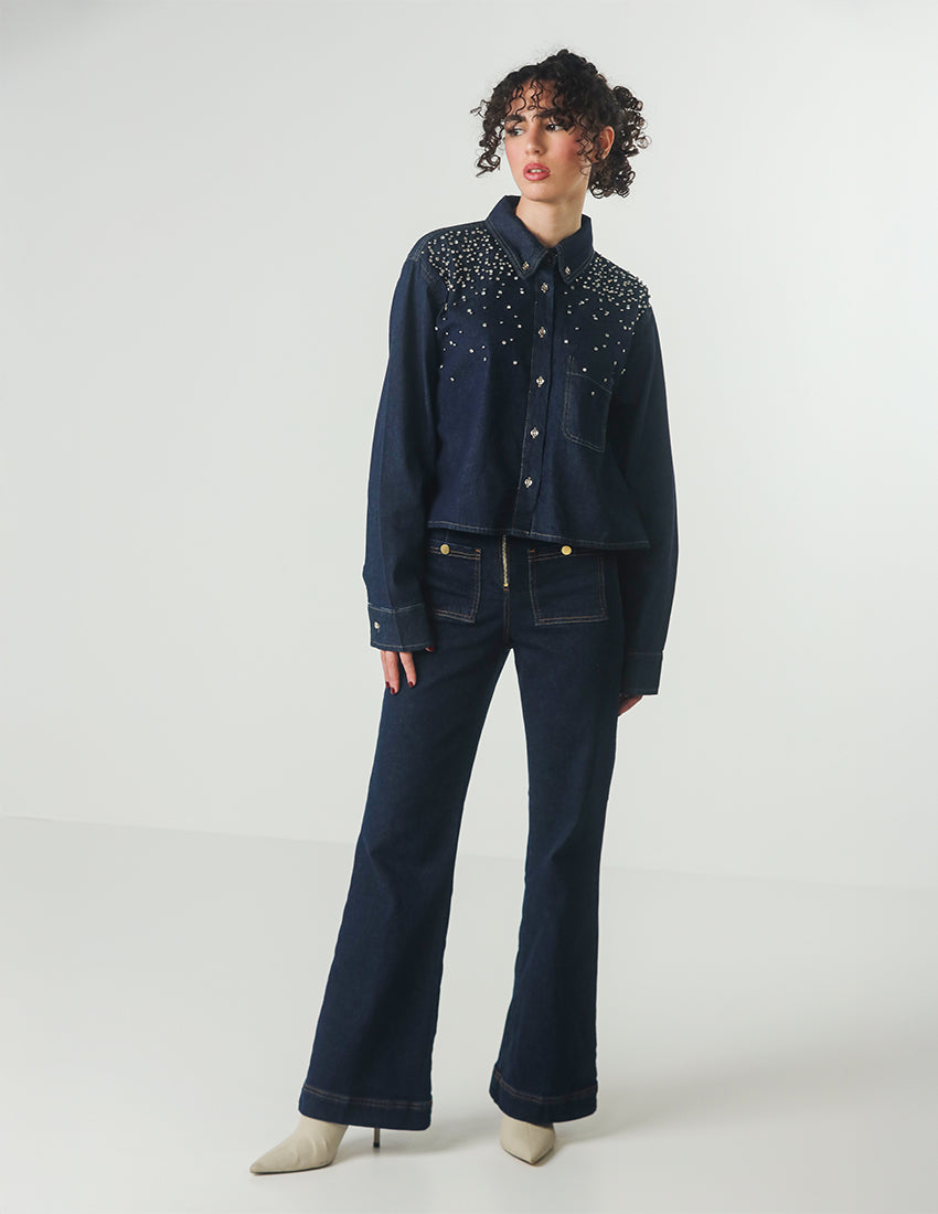 High-waisted bootcut jeans with pockets