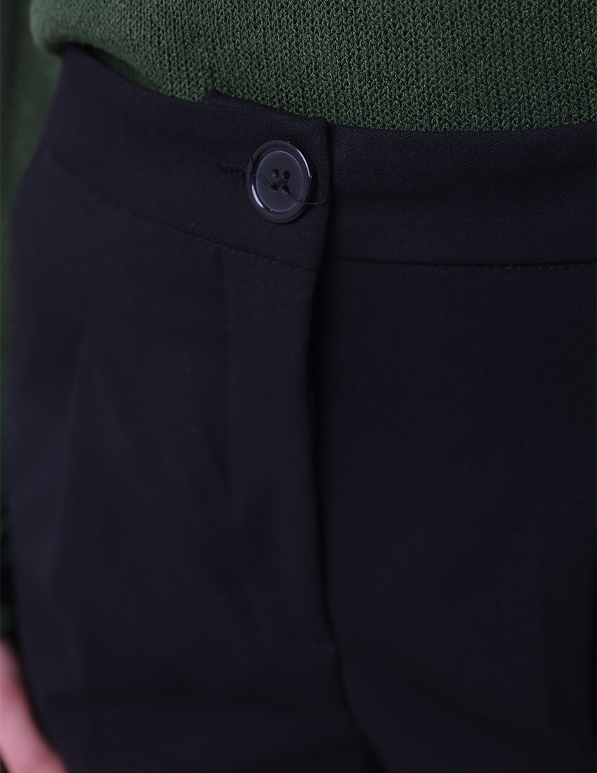 بنطلون أسود عالي الخصر مُصمم حسب الطلب