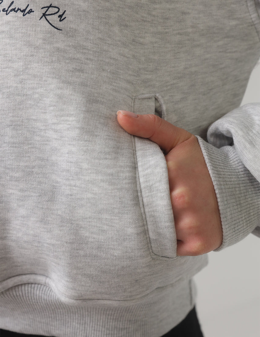 سترة كبيرة الحجم بسحاب نصفي مع طبعة "حصان، 2005"