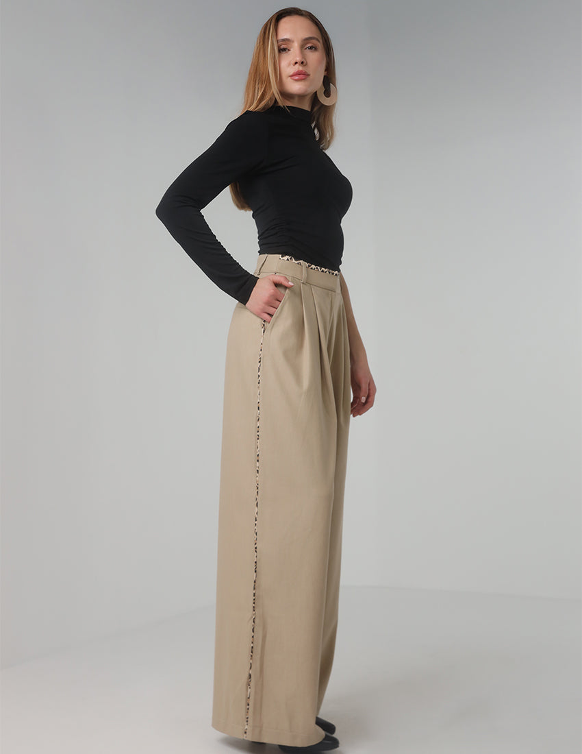 High-Waist Straight-Cut Pants with Tiger Side Detail