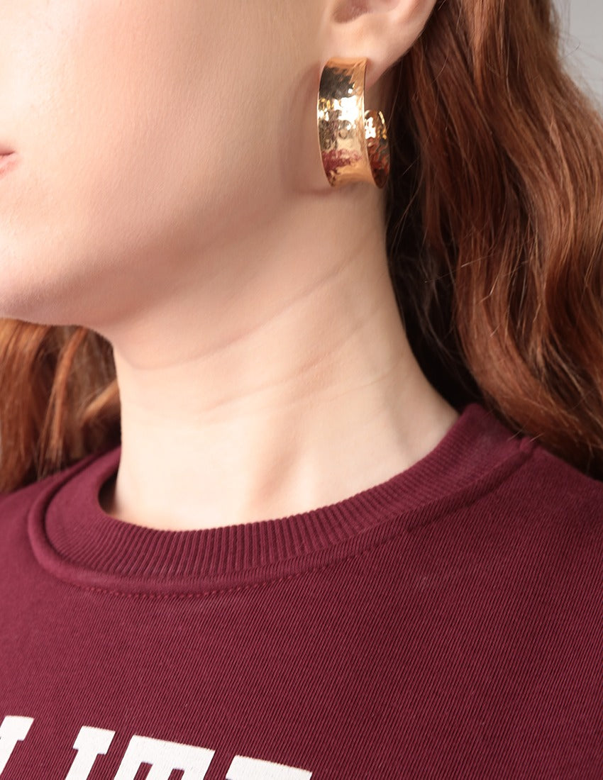 طقم من قطعتين: سويت شيرت وبنطال واسع الساقين