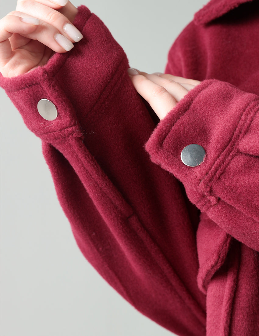 سترة قصيرة مع جيوب رقعة